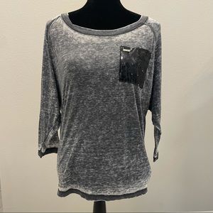 GUESS Gray & Glitter Quarter Sleeve Top✨
